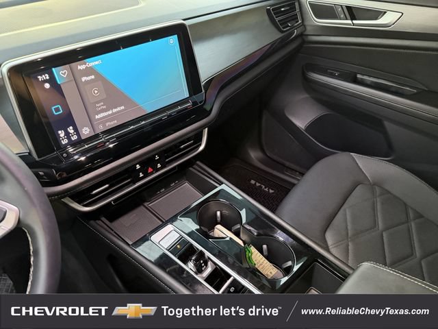 Used 2024 Volkswagen Atlas Cross Sport SE FWD image 19