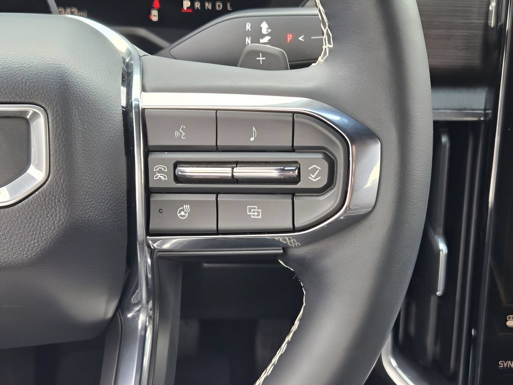 Used 2025 GMC Acadia Denali AWD/4WD image 25