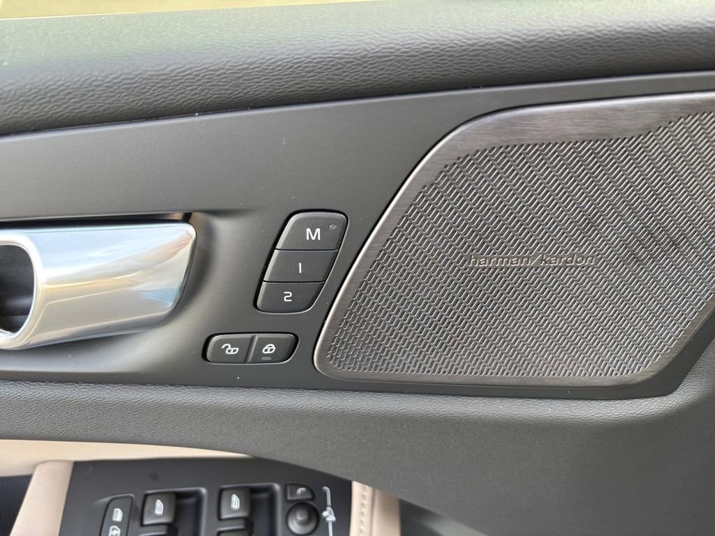 New 2026 Volvo XC60 B5 Plus w/ Protection Package Premier image 12
