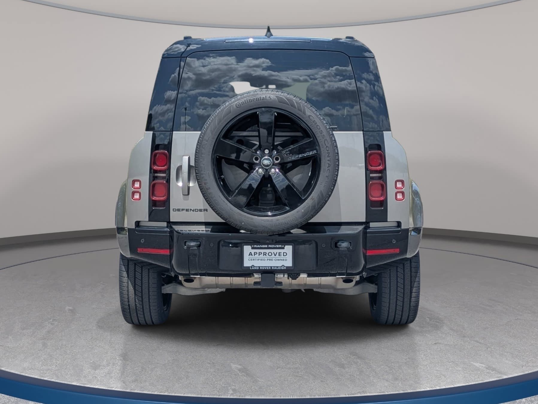 Certified 2024 Land Rover Defender 110 X-Dynamic SE AWD/4WD image 6