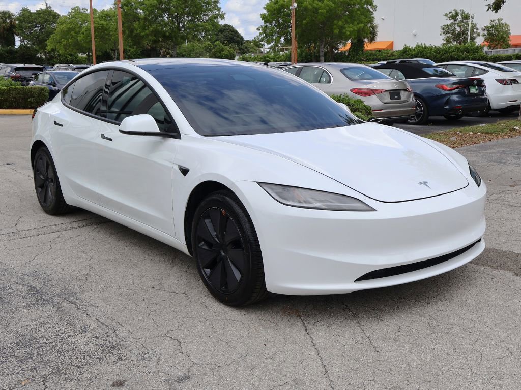 Used 2024 Tesla Model 3 Standard Range RWD image 2