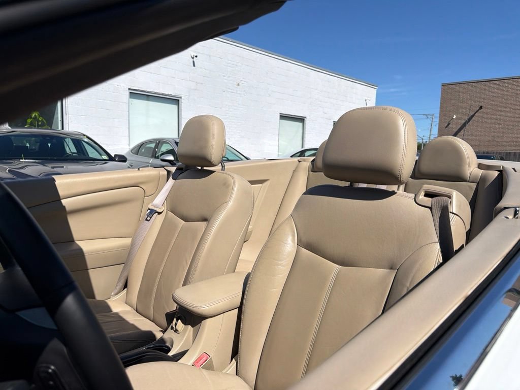 Used 2013 Chrysler 200 Limited FWD image 21