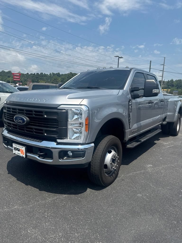 Used 2023 Ford F350 XL w/ XL Driver Assist Package AWD/4WD image 2