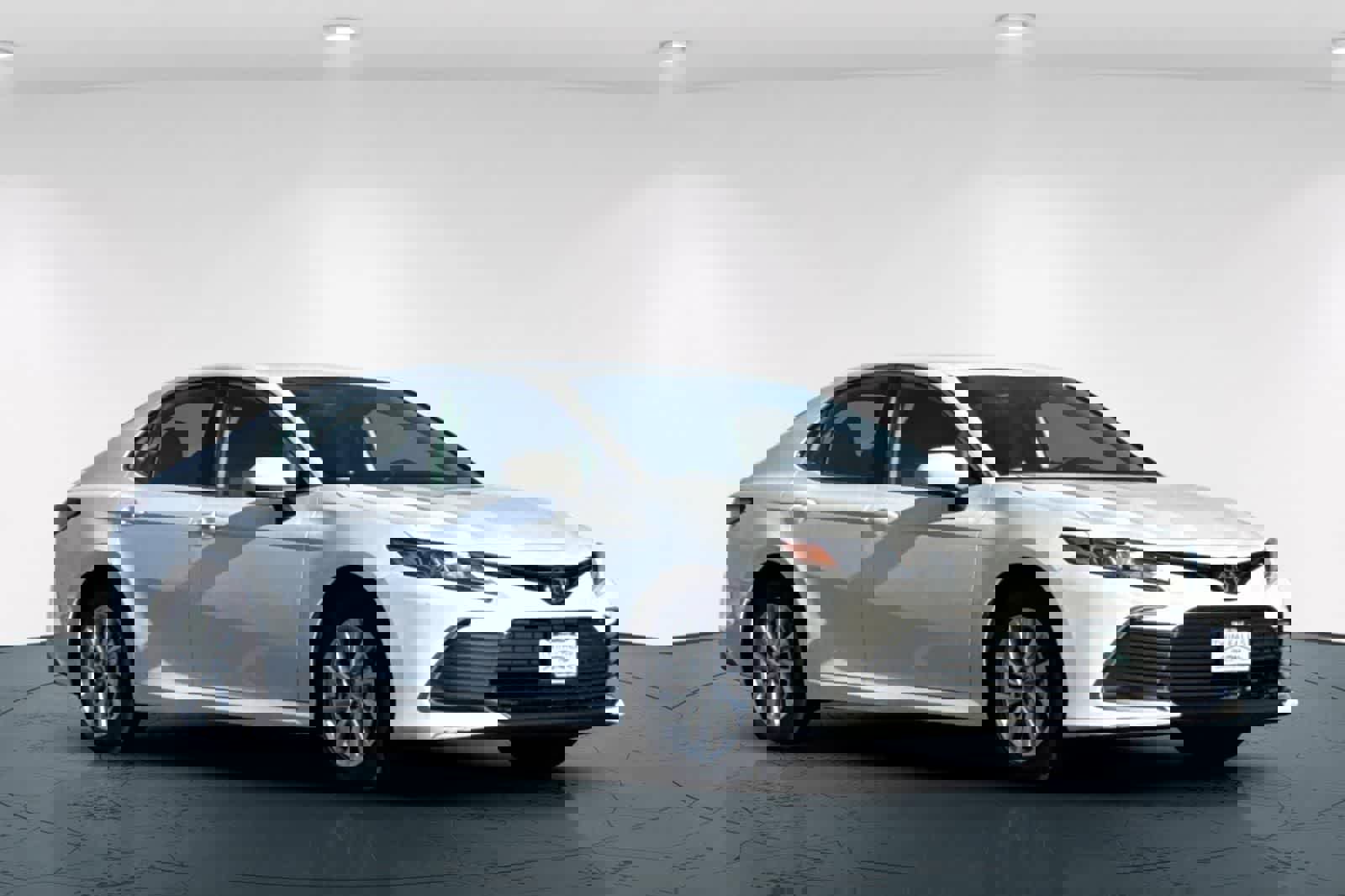 Used 2024 Toyota Camry LE AWD/4WD image 5