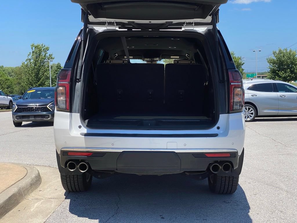 Used 2024 Chevrolet Suburban Premier w/ Advanced Technology Package AWD/4WD image 7