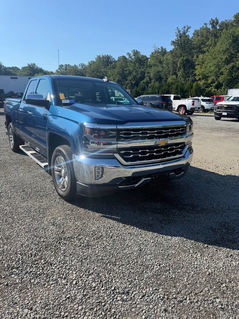 Used 2017 Chevrolet Silverado 1500 LTZ AWD/4WD image 2