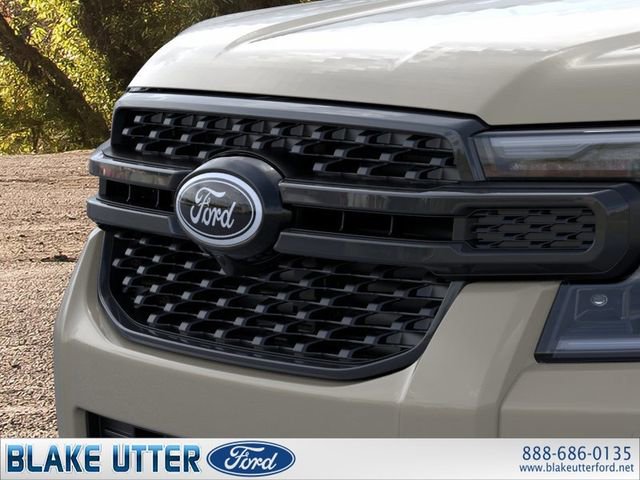 New 2025 Ford Ranger Lariat w/ Black Appearance Package RWD image 17