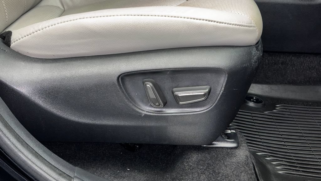 Used 2024 Toyota Grand Highlander AWD image 46