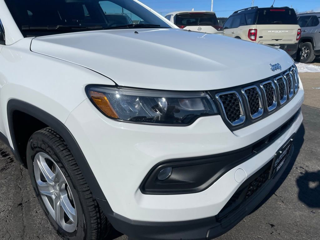 Used 2024 Jeep Compass Latitude image 24