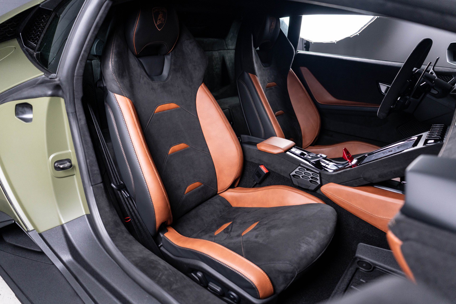 Used 2024 Lamborghini Huracan Sterrato AWD/4WD image 85