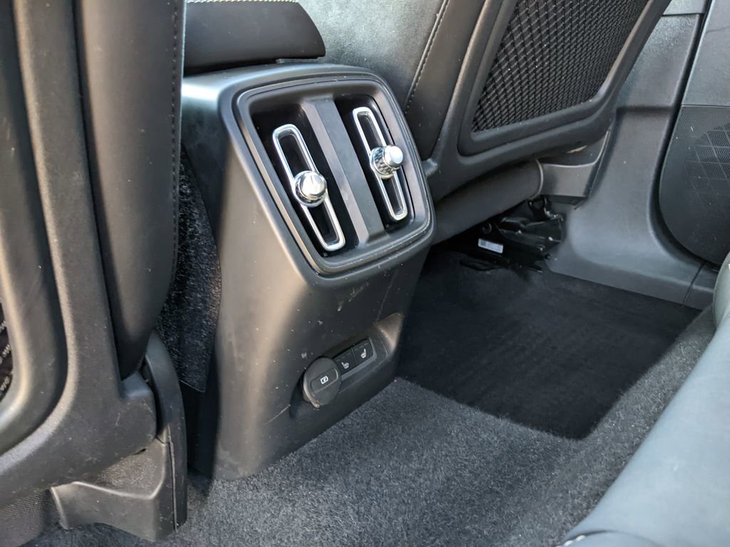 Certified 2023 Volvo XC40 Recharge Ultimate image 24