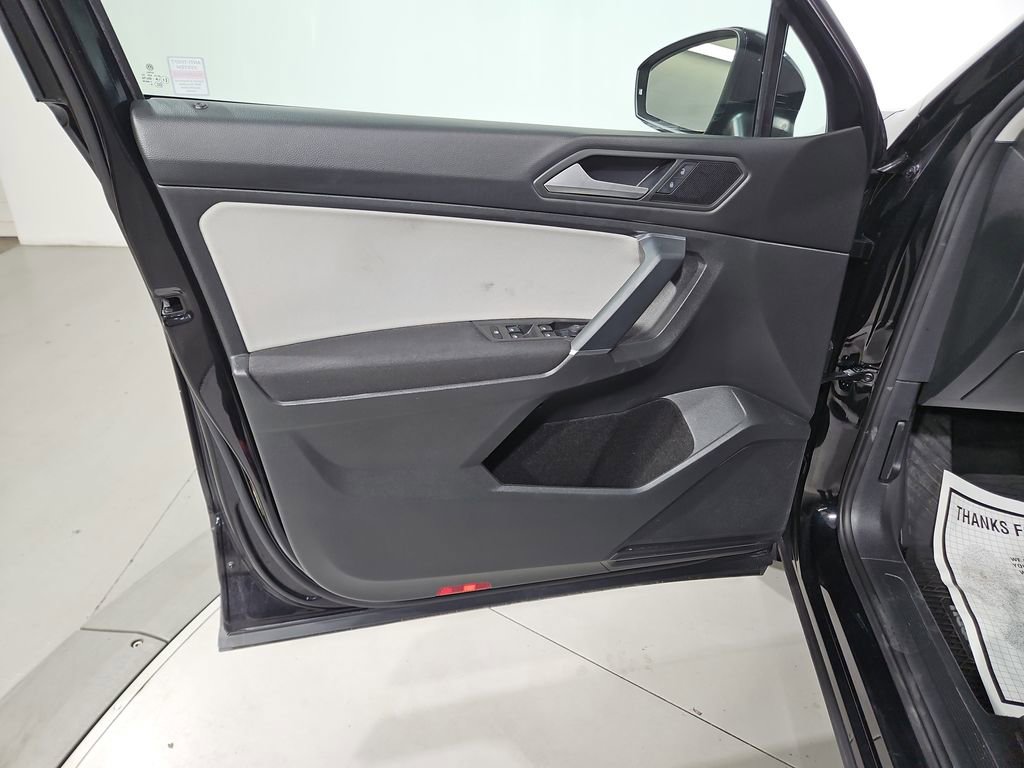 Used 2020 Volkswagen Tiguan S image 11