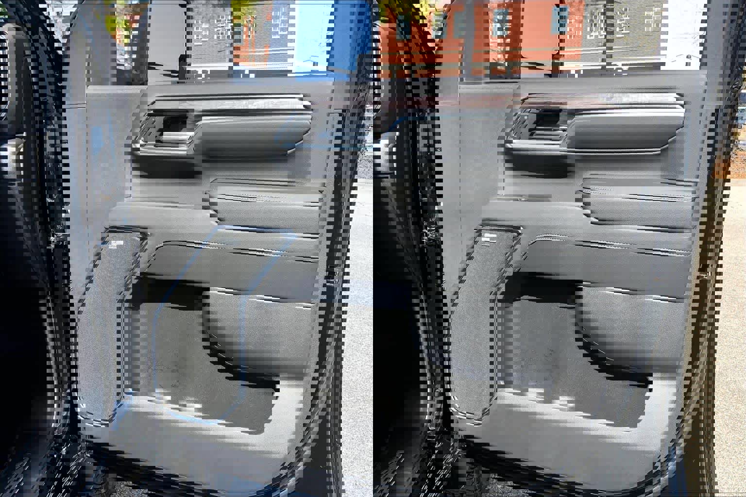 Used 2024 Chevrolet Silverado 2500 LTZ w/ LTZ Convenience Package image 23