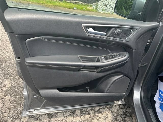 Used 2022 Ford Edge Titanium w/ Equipment Group 301A AWD/4WD image 25
