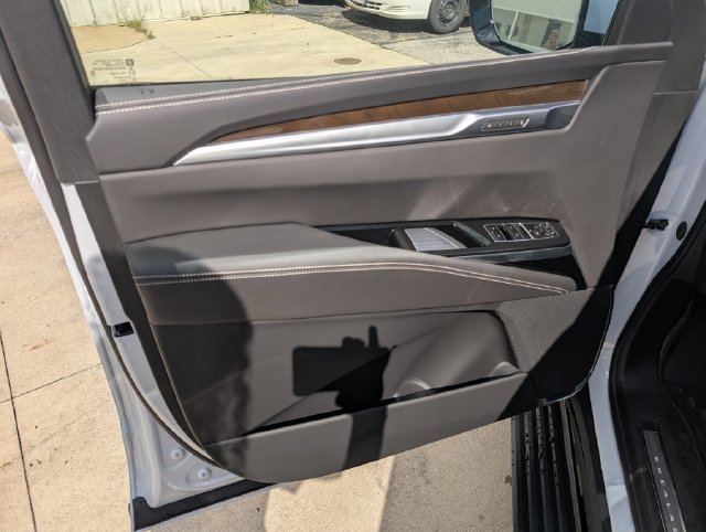 New 2026 Cadillac Escalade Platinum Sport w/ LPO, Floor Liner Package AWD/4WD image 14