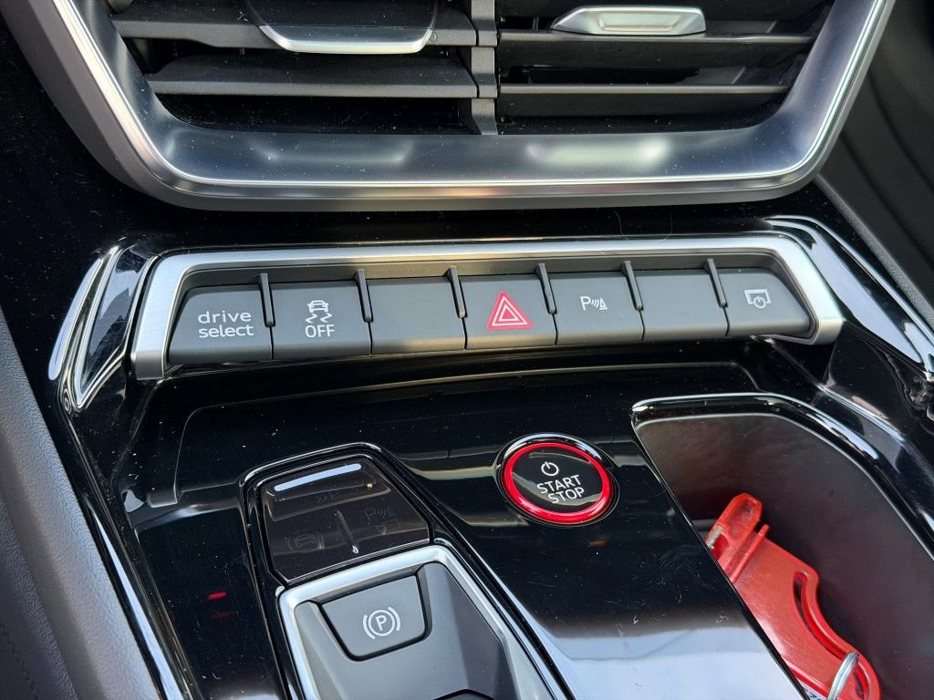 Certified 2023 Audi e-tron GT Premium Plus image 32