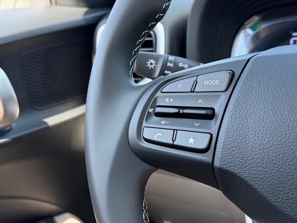 New 2026 Hyundai Venue SEL FWD image 16