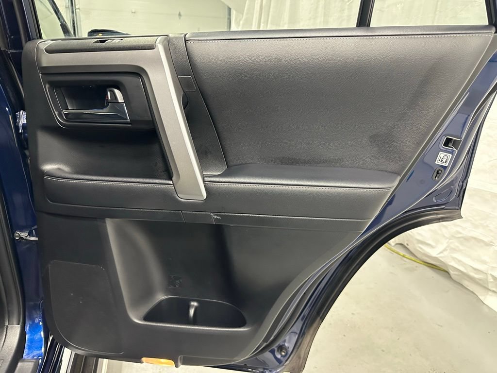 Used 2022 Toyota 4Runner Limited AWD/4WD image 46