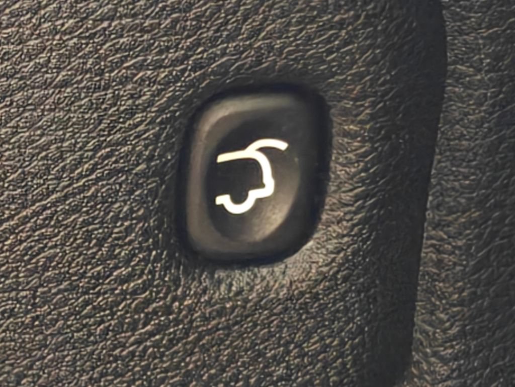 Used 2019 Jeep Grand Cherokee Altitude AWD/4WD image 30