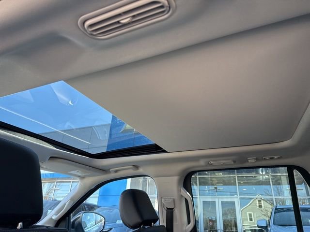 Used 2025 Ford Expedition Platinum image 16