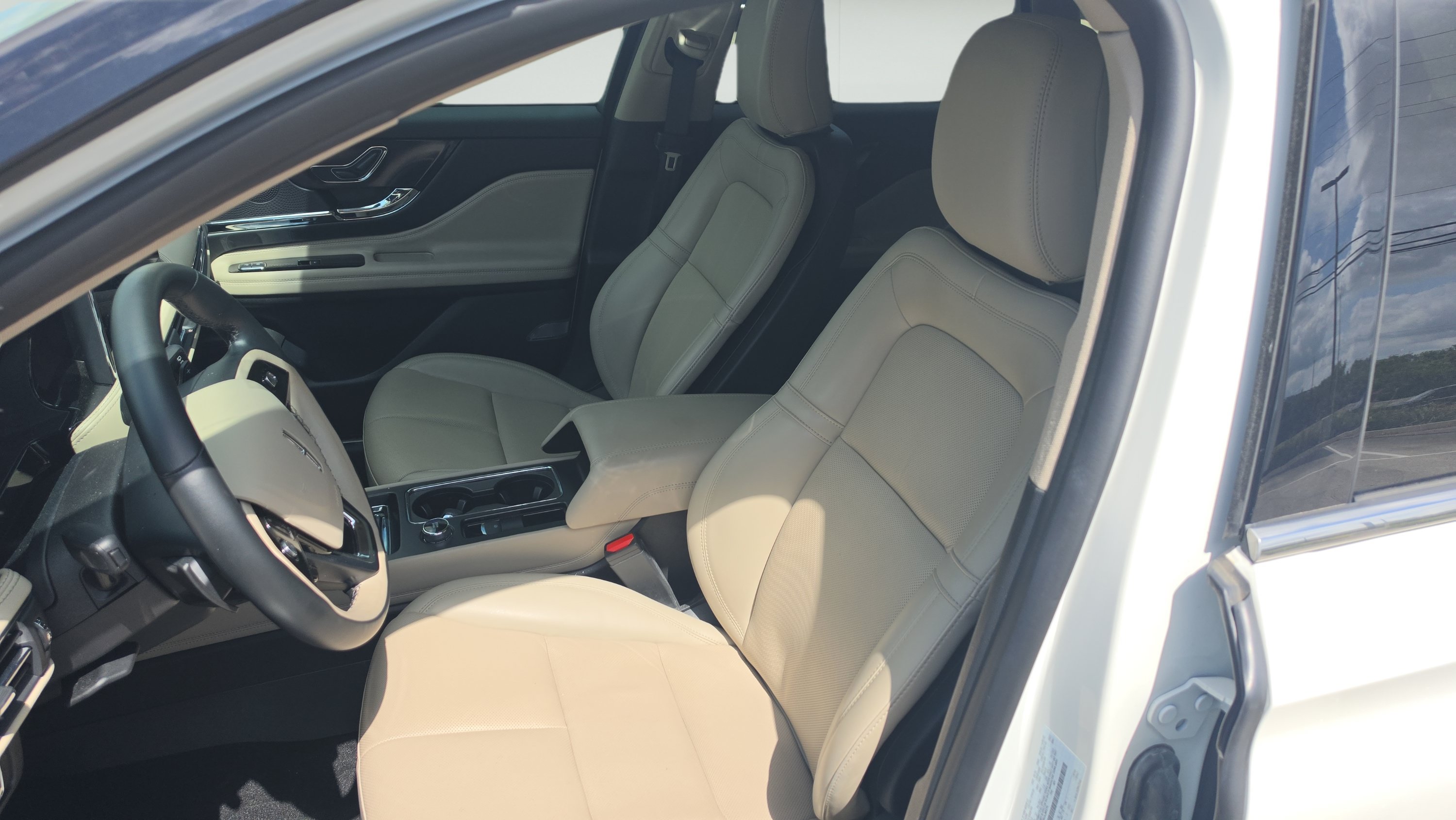Used 2025 Lincoln Corsair Grand Touring AWD/4WD image 9