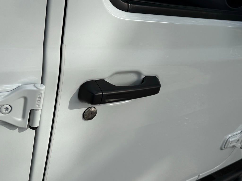 Certified 2024 Jeep Gladiator Sport image 33