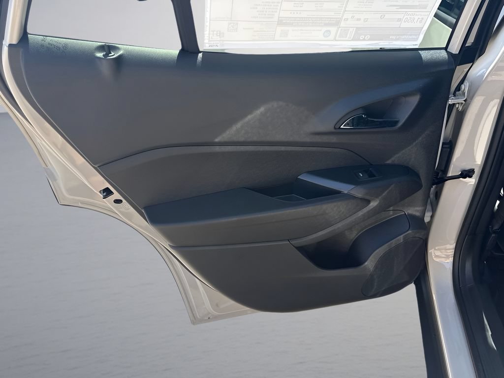 New 2026 Chevrolet Trax RS w/ Sunroof Package FWD image 26