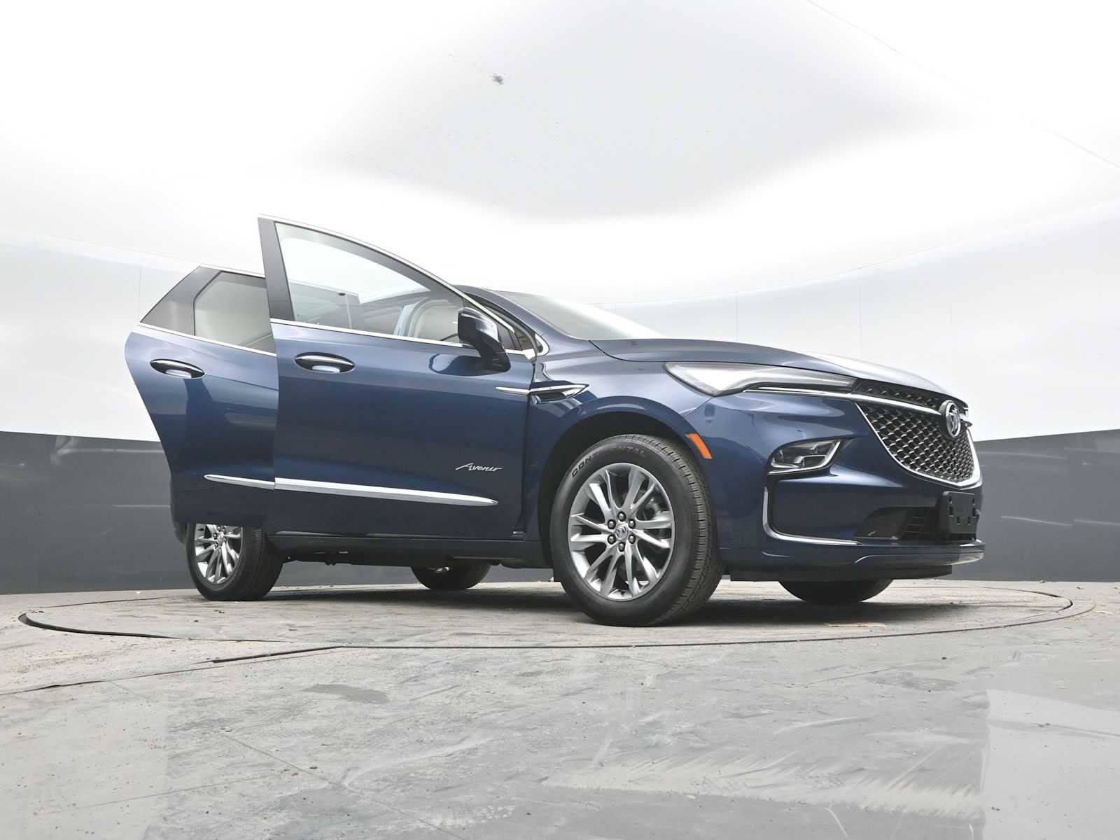 Used 2023 Buick Enclave Avenir w/ Avenir Technology Package image 58