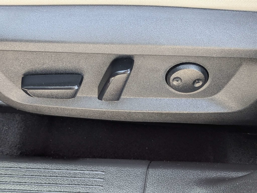 Used 2025 Nissan Rogue SV AWD/4WD image 25