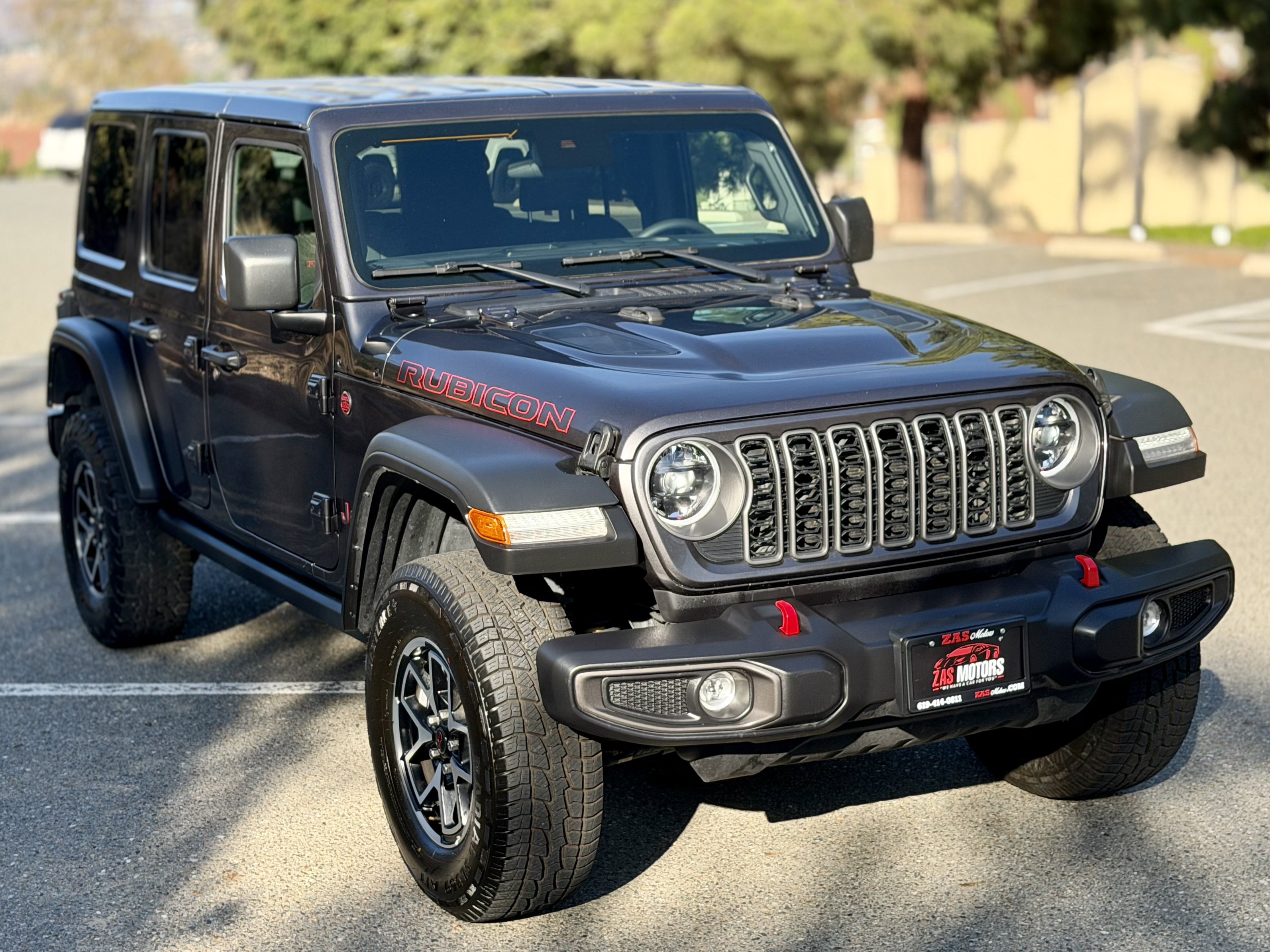Used 2025 Jeep Wrangler Unlimited Rubicon AWD/4WD image 6