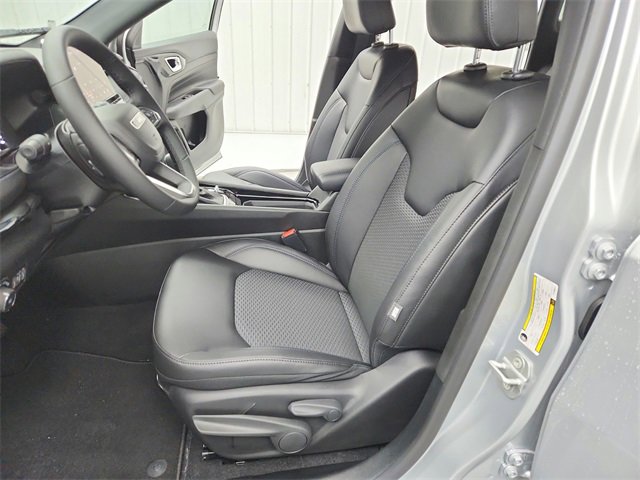 New 2026 Jeep Compass Latitude image 19