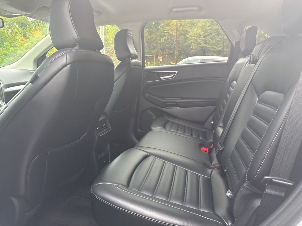 Used 2024 Ford Edge SEL image 16