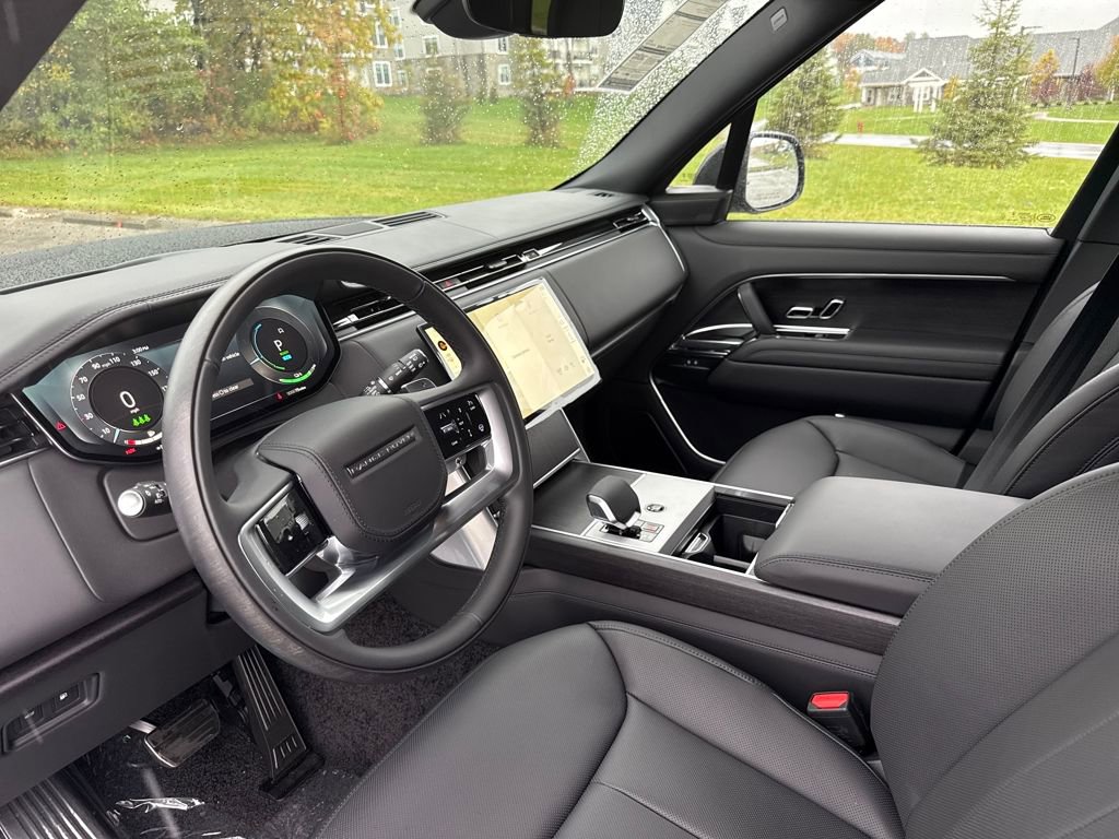 New 2025 Land Rover Range Rover SE image 12