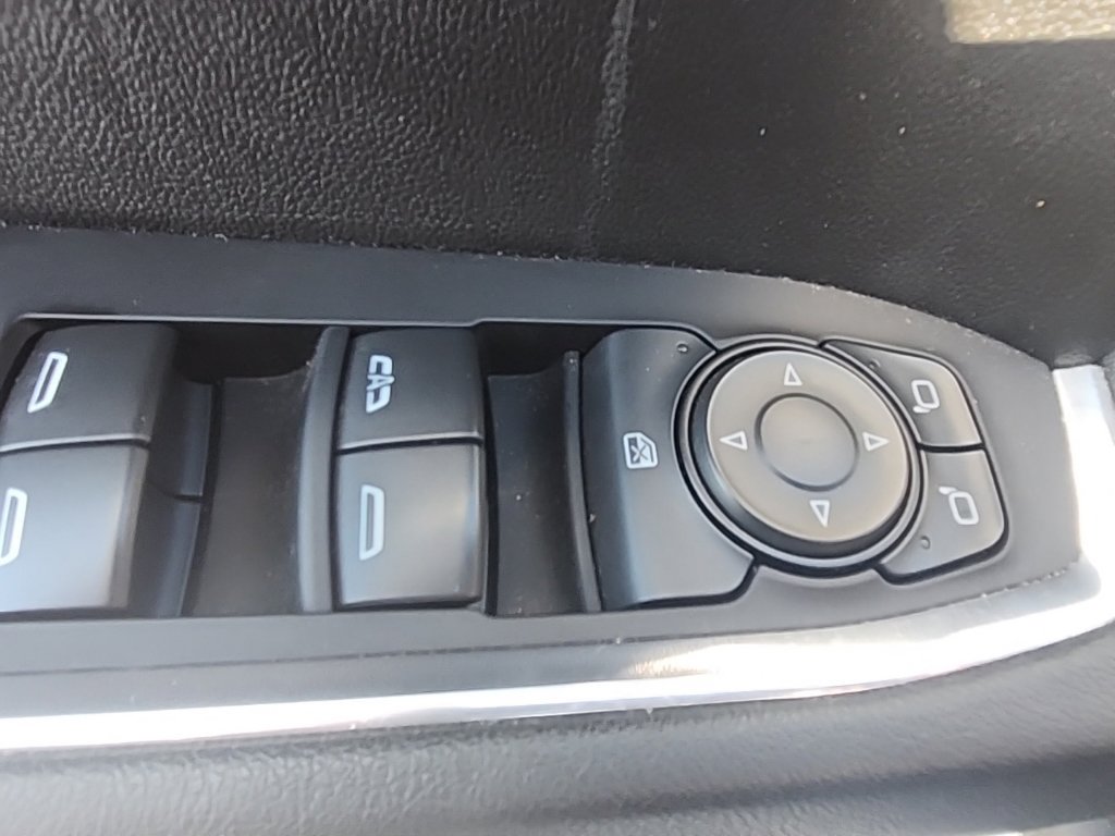 Used 2025 Chevrolet Silverado 1500 LT RWD image 18