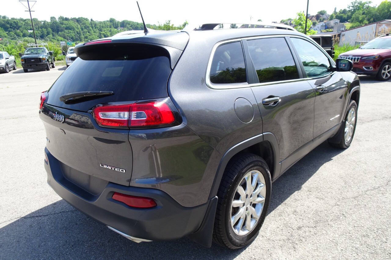 Used 2017 Jeep Cherokee Limited AWD/4WD image 6