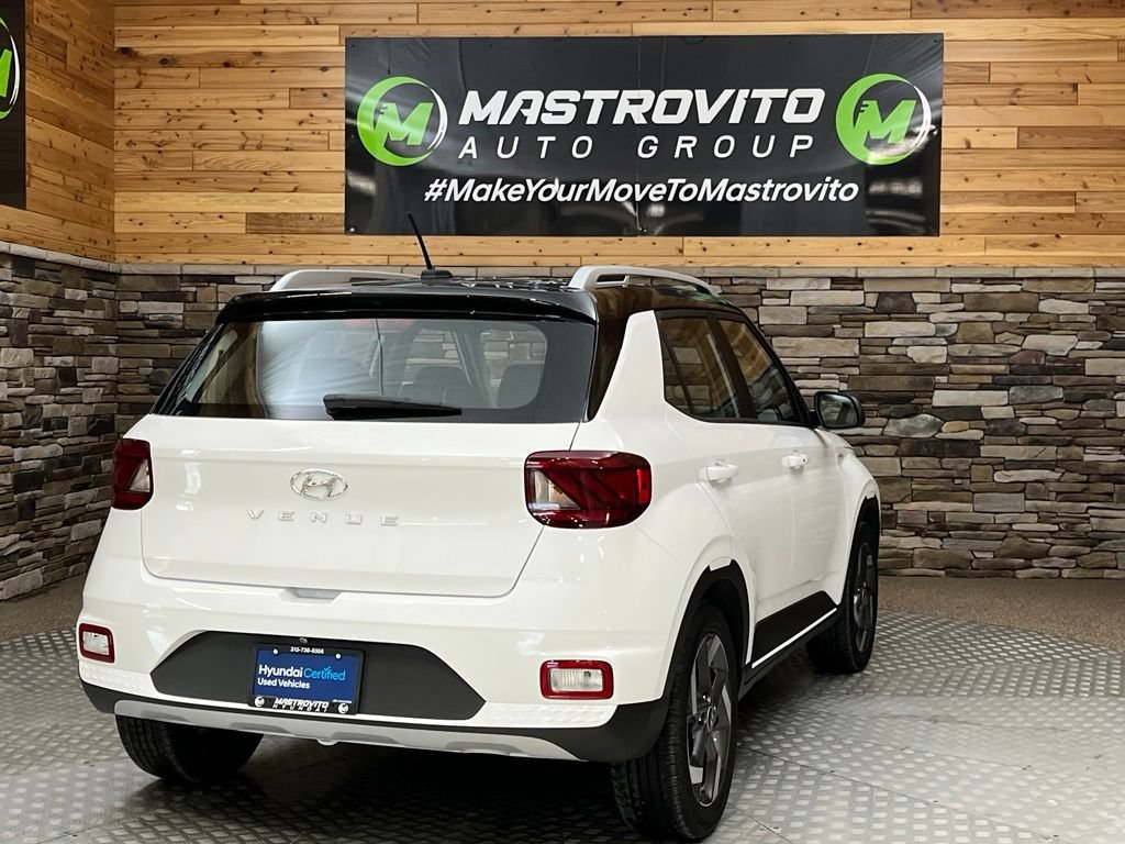 Used 2024 Hyundai Venue Limited FWD image 22