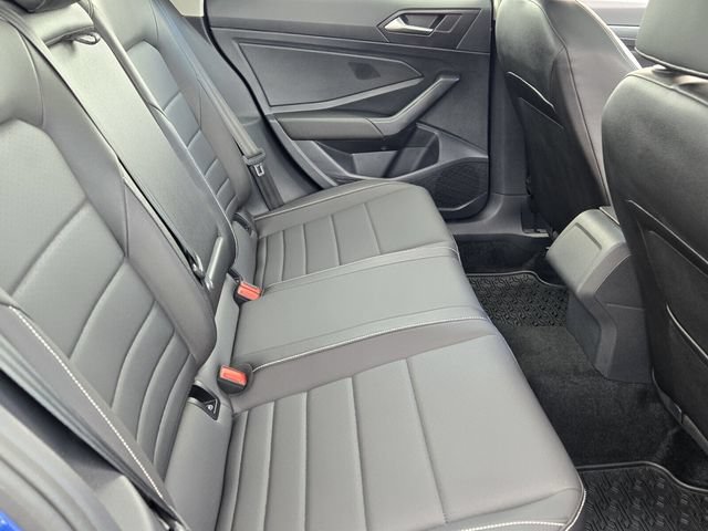 Used 2024 Volkswagen Jetta SE w/ Panoramic Sunroof Package FWD image 15