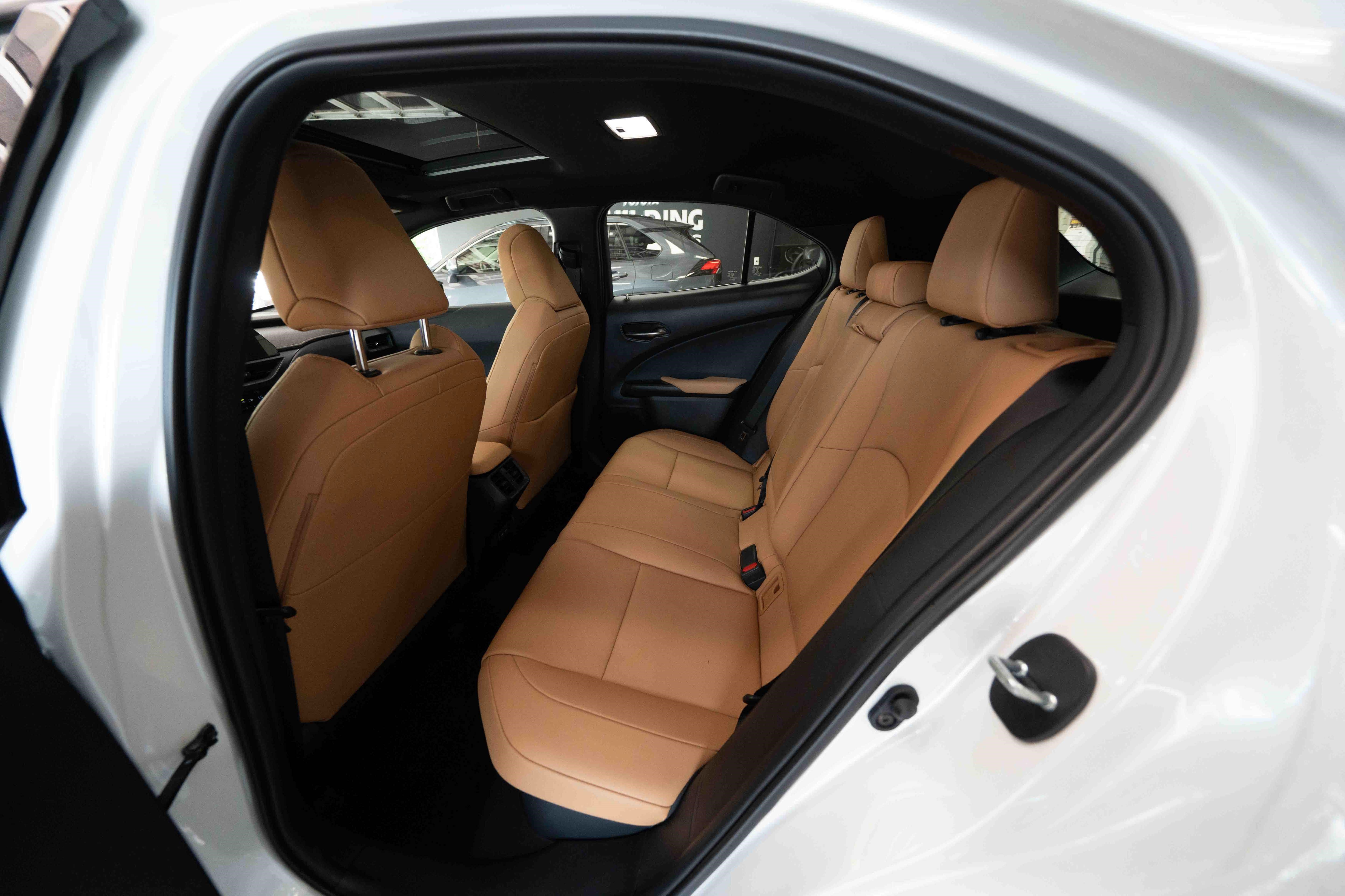 Used 2024 Lexus UX 250h AWD w/ Premium Package image 23
