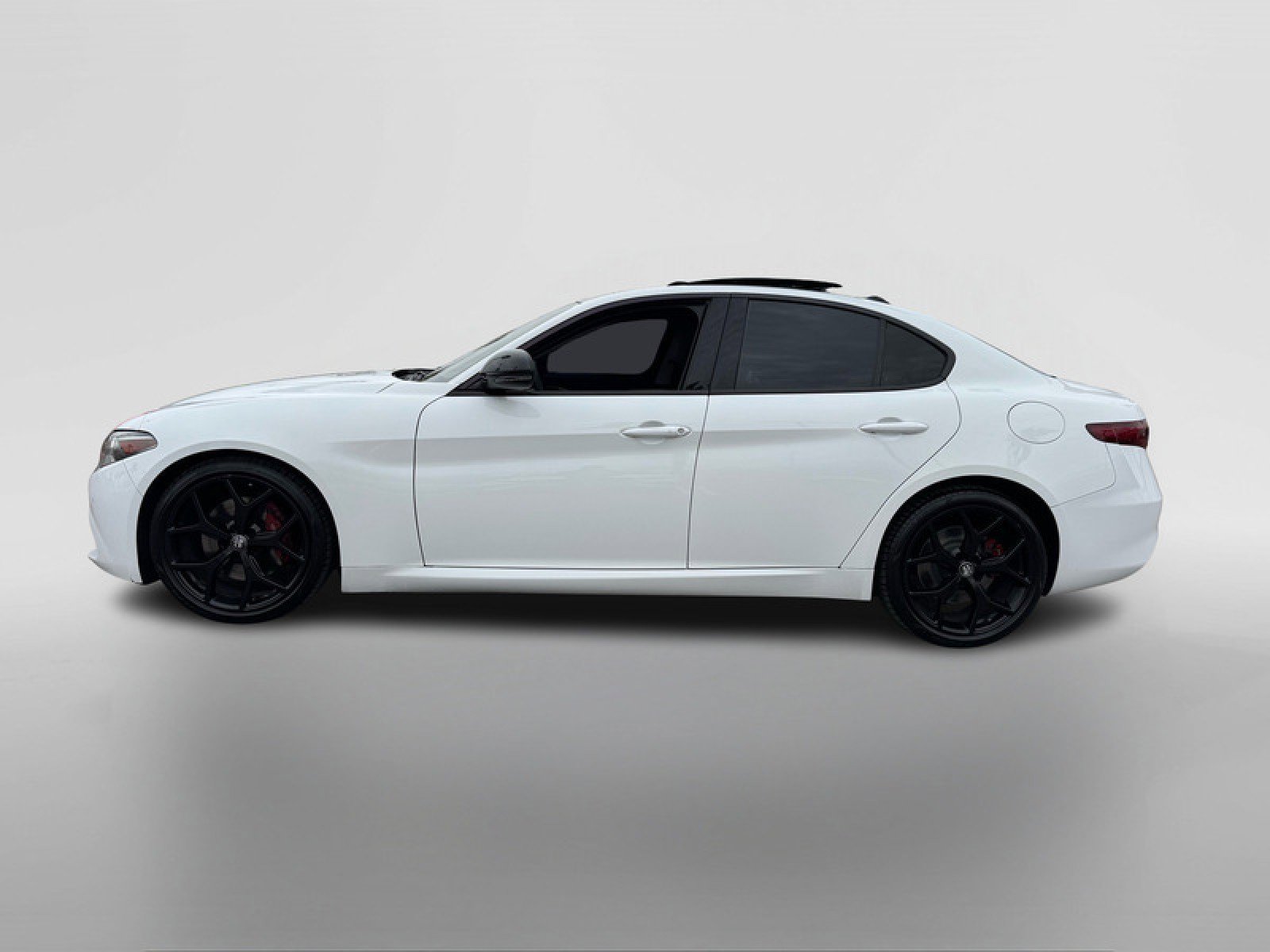 Used 2019 Alfa Romeo Giulia nero edizione w/ Nero Edizione image 2