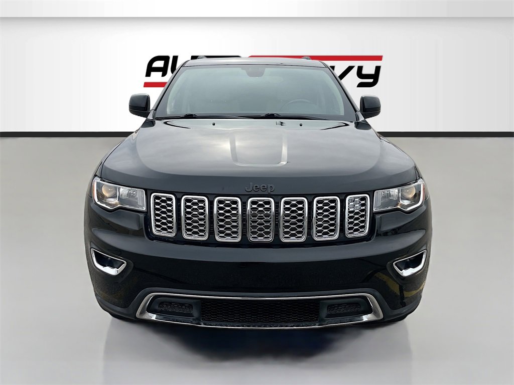 Used 2021 Jeep Grand Cherokee Laredo image 2