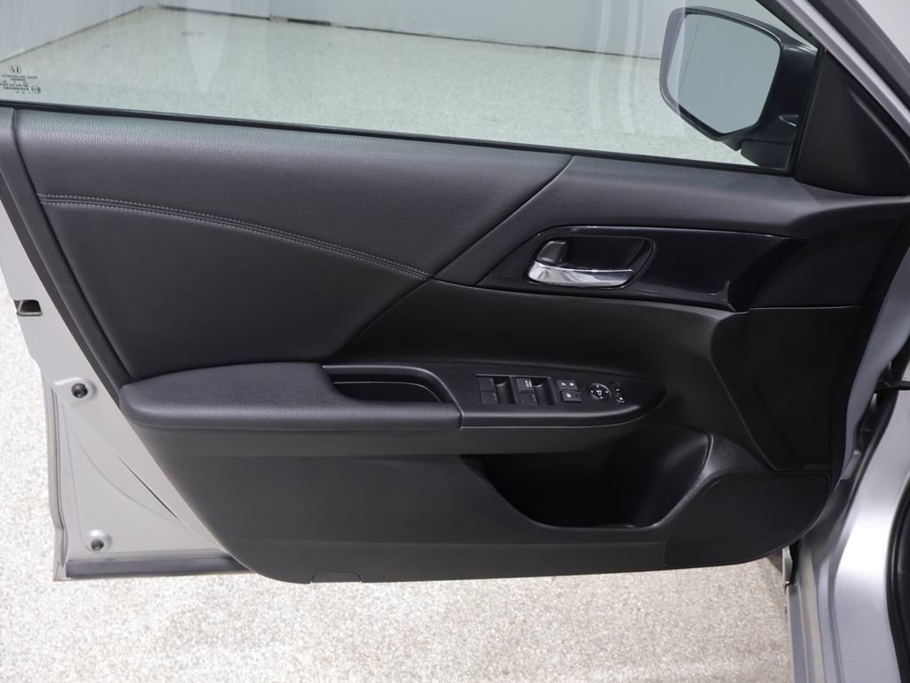 Used 2014 Honda Accord Sport image 11
