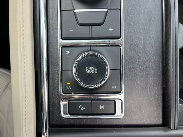 Used 2024 Ford Expedition Platinum AWD/4WD image 16