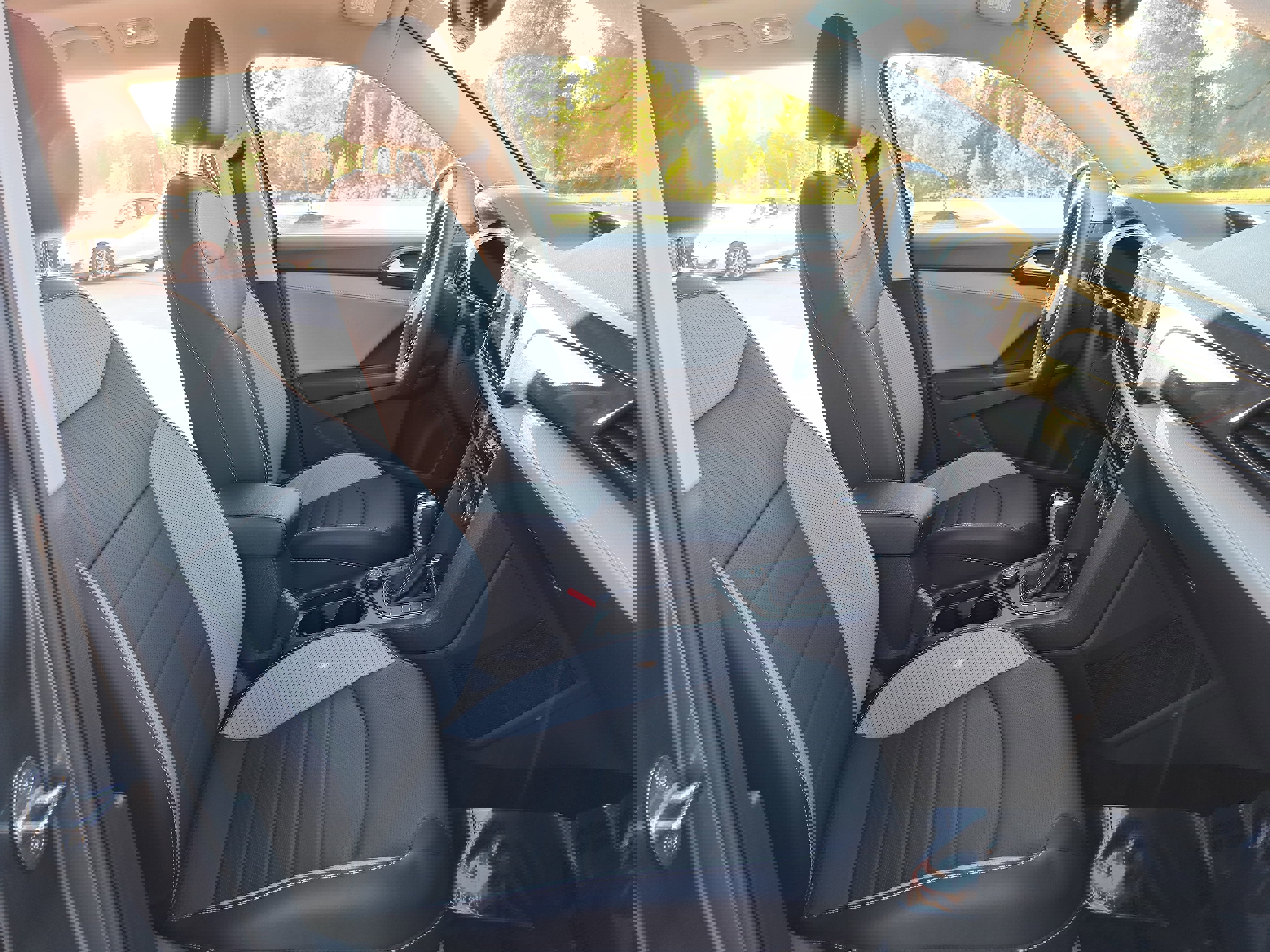 Certified 2022 Volkswagen Taos SEL w/ Panoramic Sunroof Package image 10