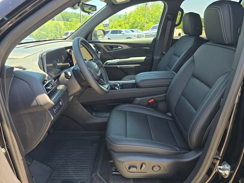 New 2026 Chevrolet Traverse LT w/ Driver Confidence Package FWD image 4