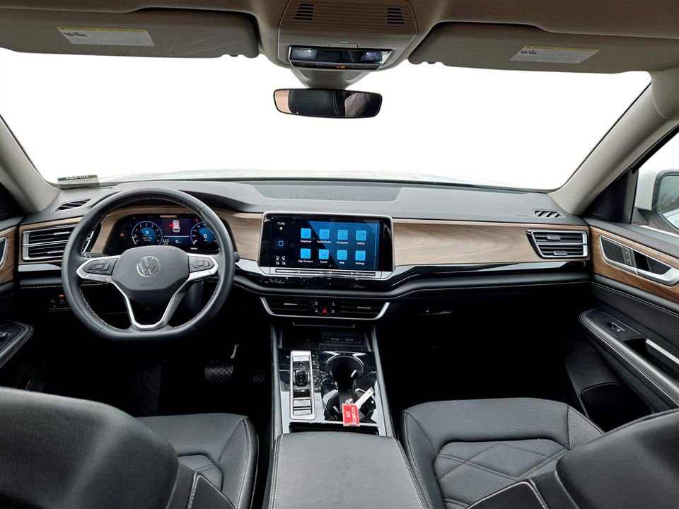 Used 2024 Volkswagen Atlas SE image 13