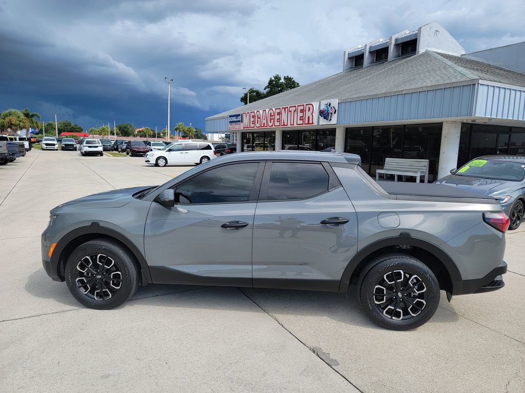 Used 2024 Hyundai Santa Cruz SEL FWD image 2