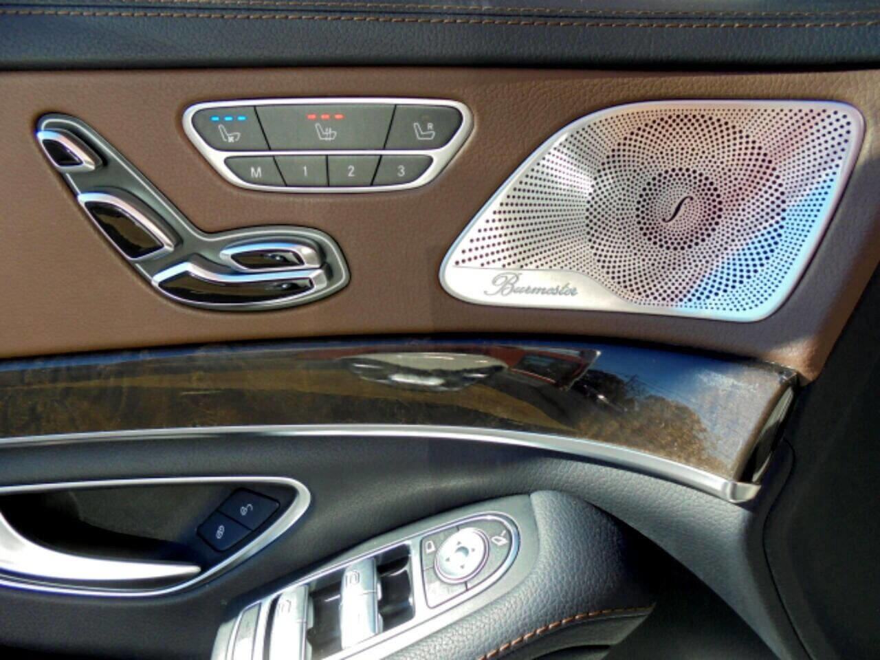 Used 2015 Mercedes-Benz S 550 Sedan image 21