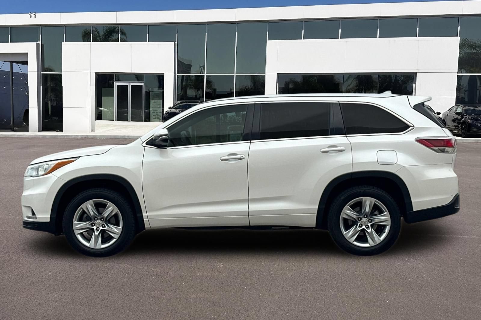 Used 2015 Toyota Highlander Limited FWD image 6