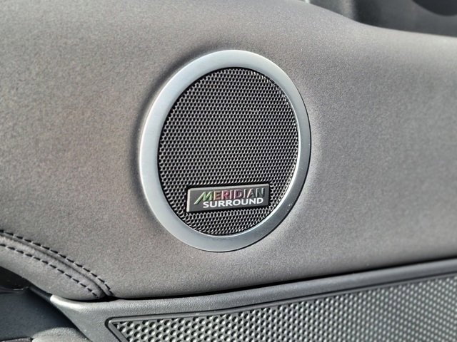 Used 2024 Land Rover Discovery S image 26