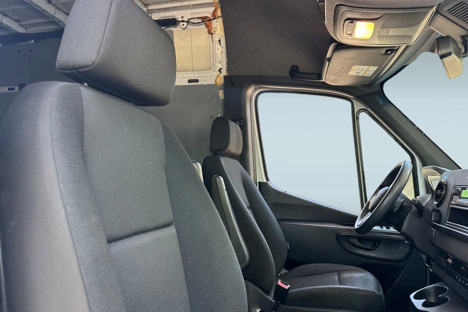 Used 2022 Mercedes-Benz Sprinter 2500 image 29